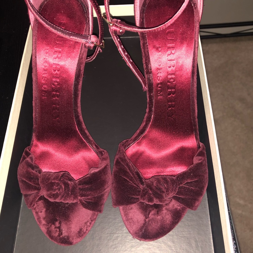 Authentic Burberry heels - size 7